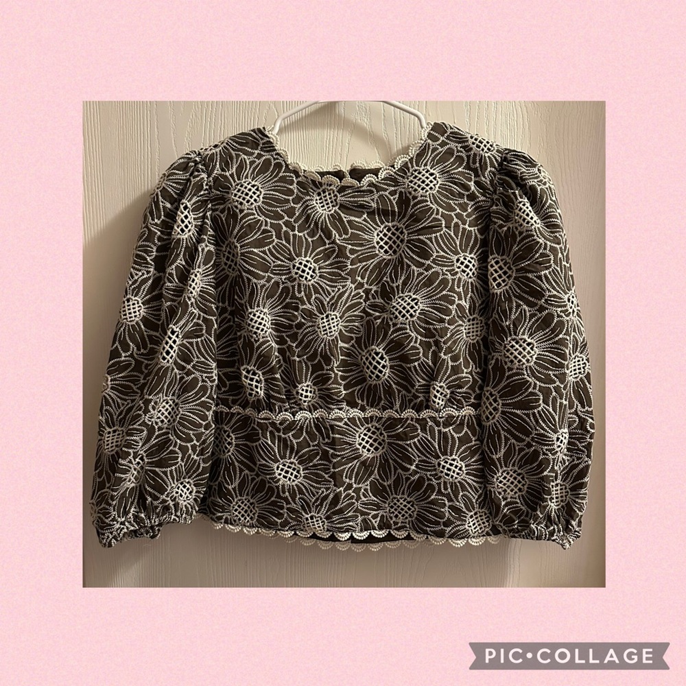Express Open Back Puff Sleeve Top